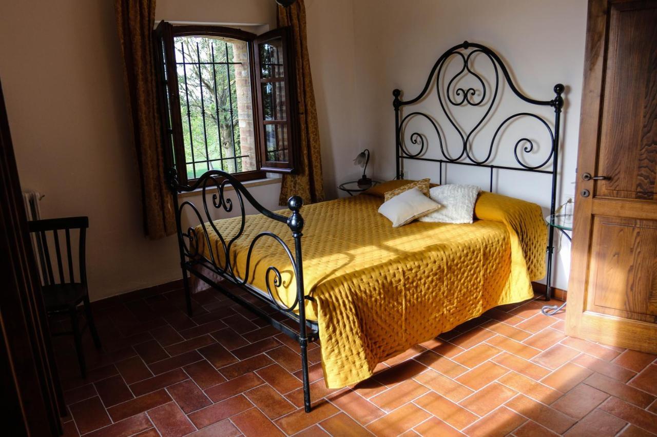 Agriturismo Bombina Villa Montisi Luaran gambar