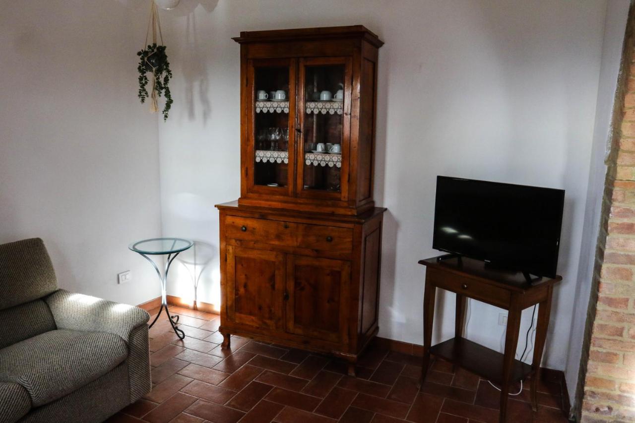 Agriturismo Bombina Villa Montisi Luaran gambar