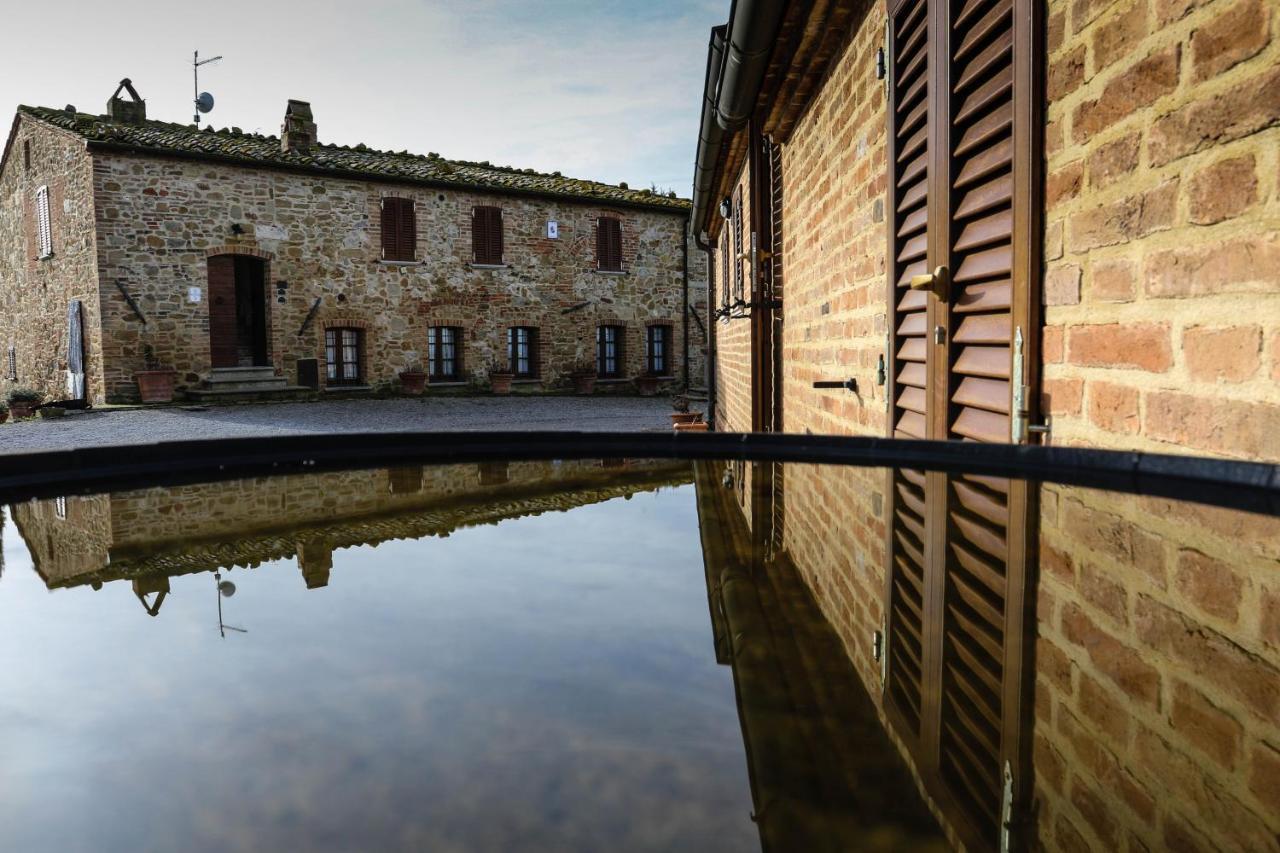 Agriturismo Bombina Villa Montisi Luaran gambar