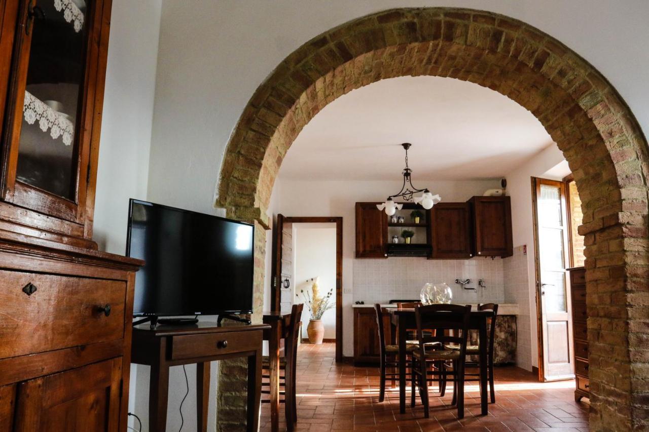 Agriturismo Bombina Villa Montisi Luaran gambar