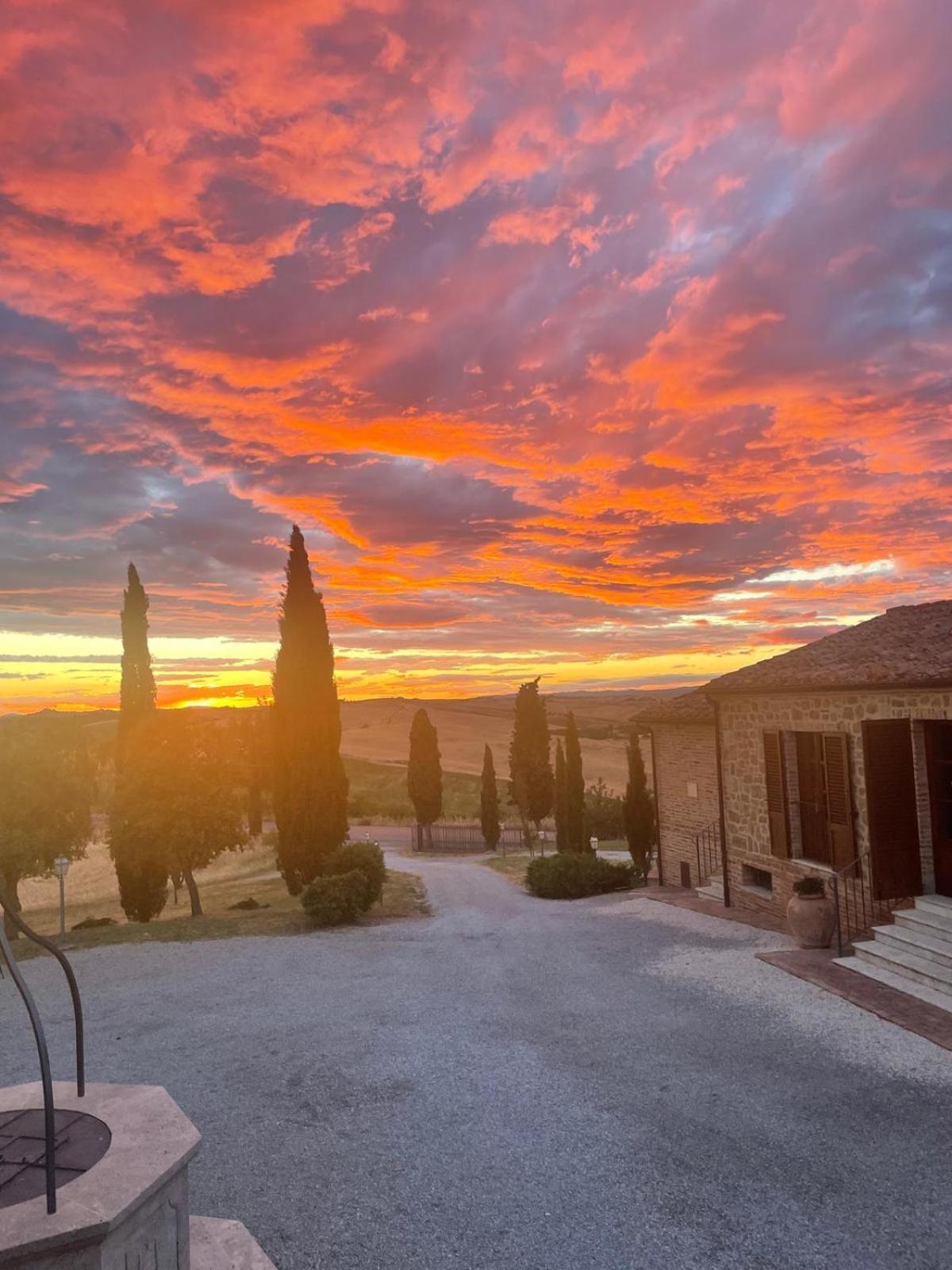 Agriturismo Bombina Villa Montisi Luaran gambar